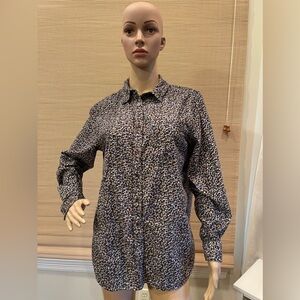 Lands End Corduroy button down shirt. Size M